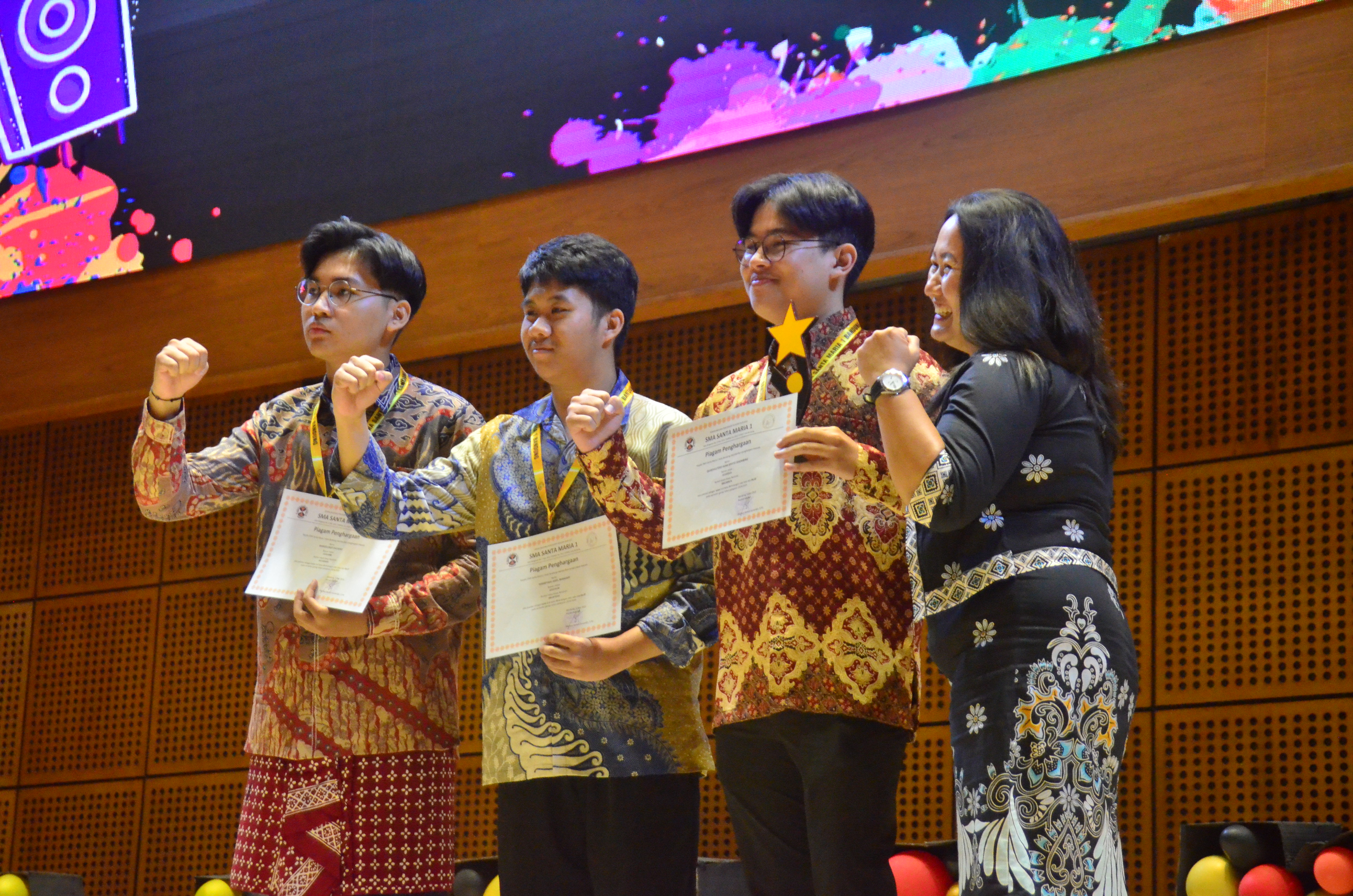 Peringkat 3 Besar Kelas XII-4