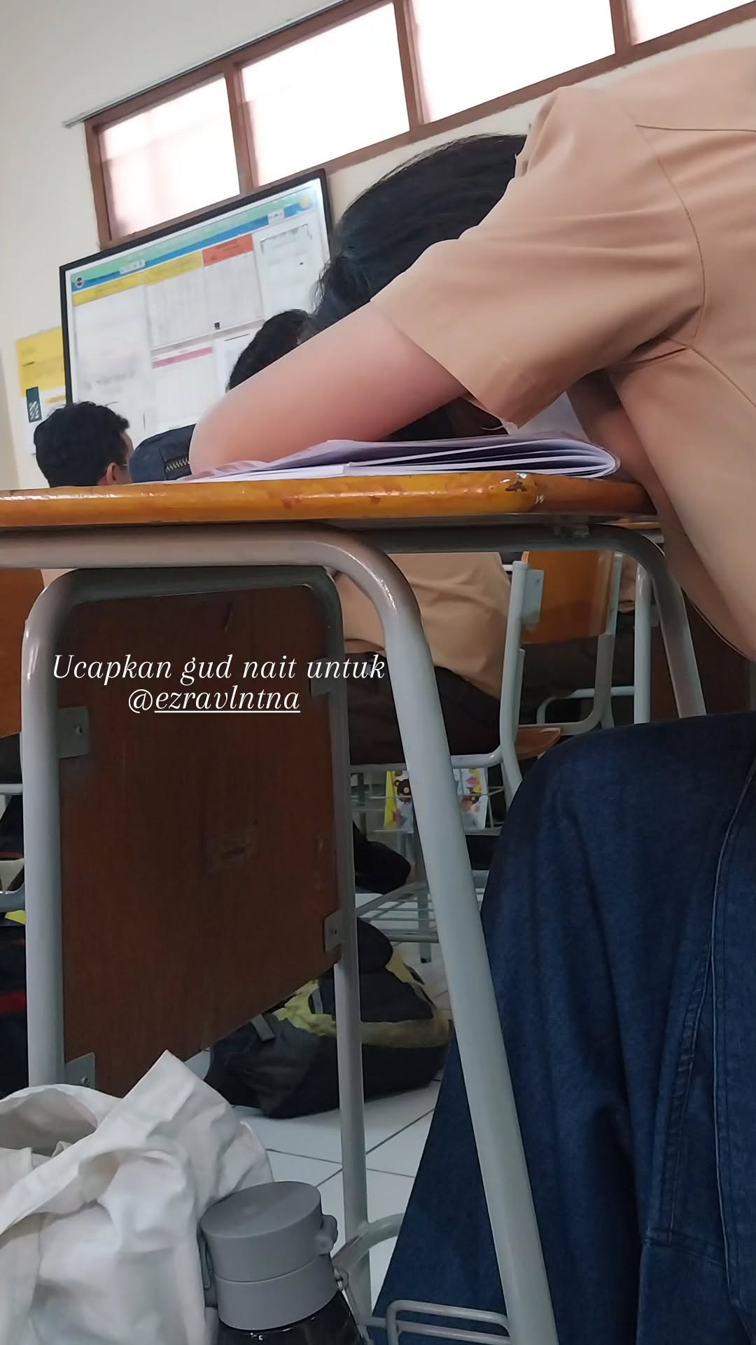 Ezra V Tidur
