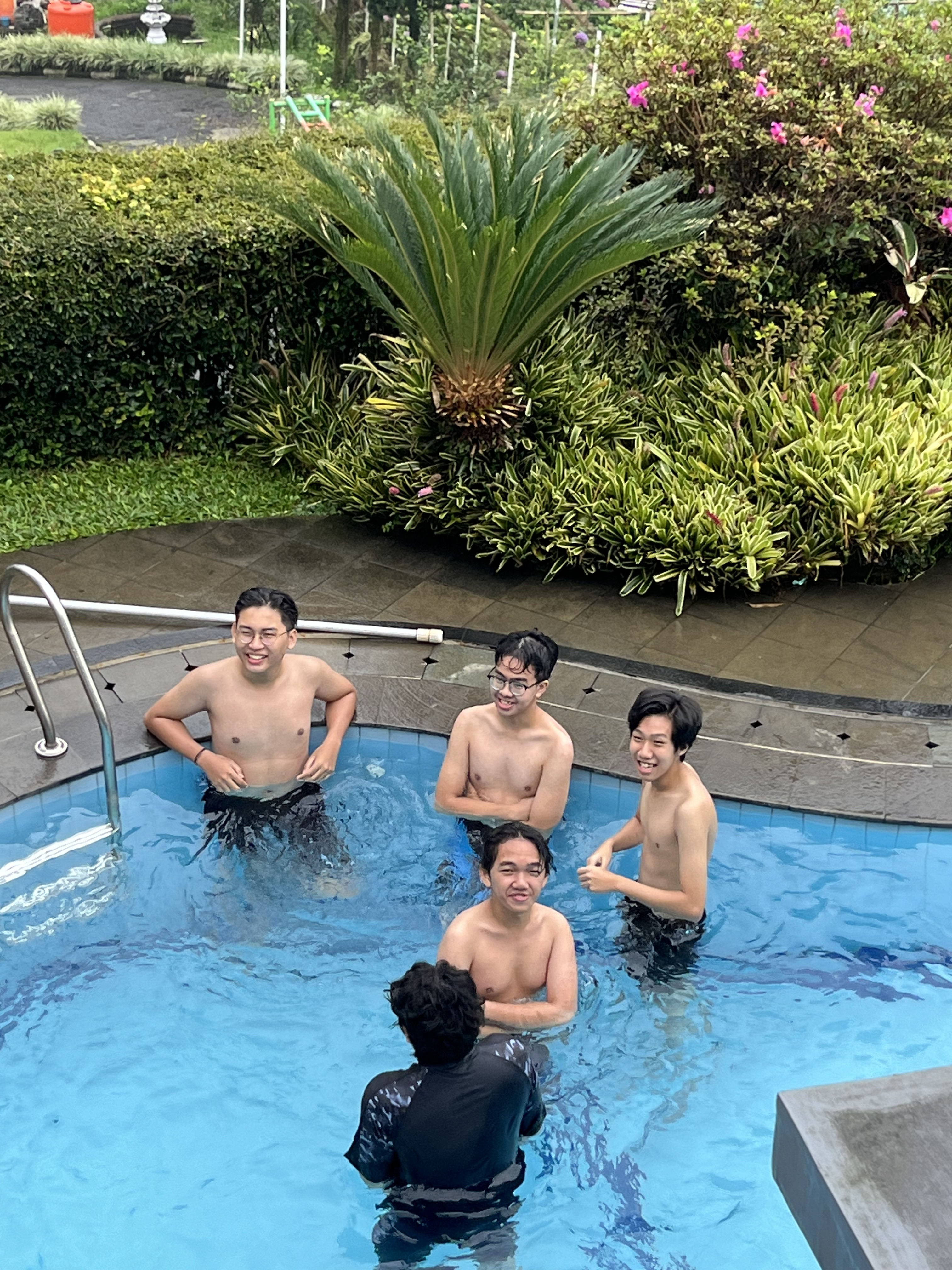 Berenang