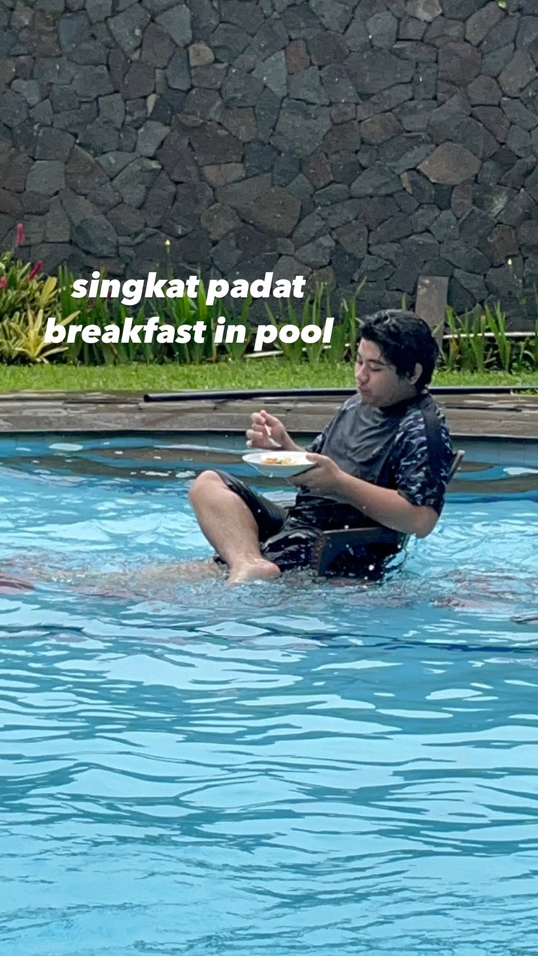 Breakfast In Pool
